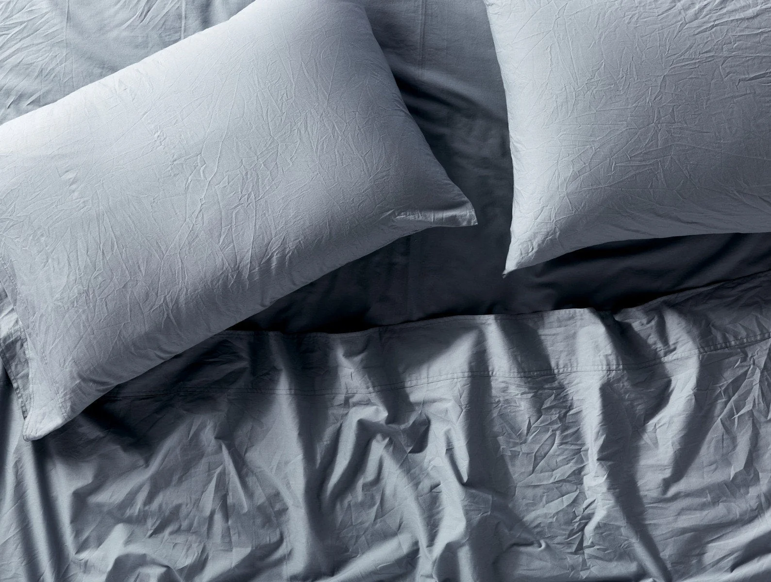 Coyuchi Organic Crinkled Percale™ Sheet Set - Image 2