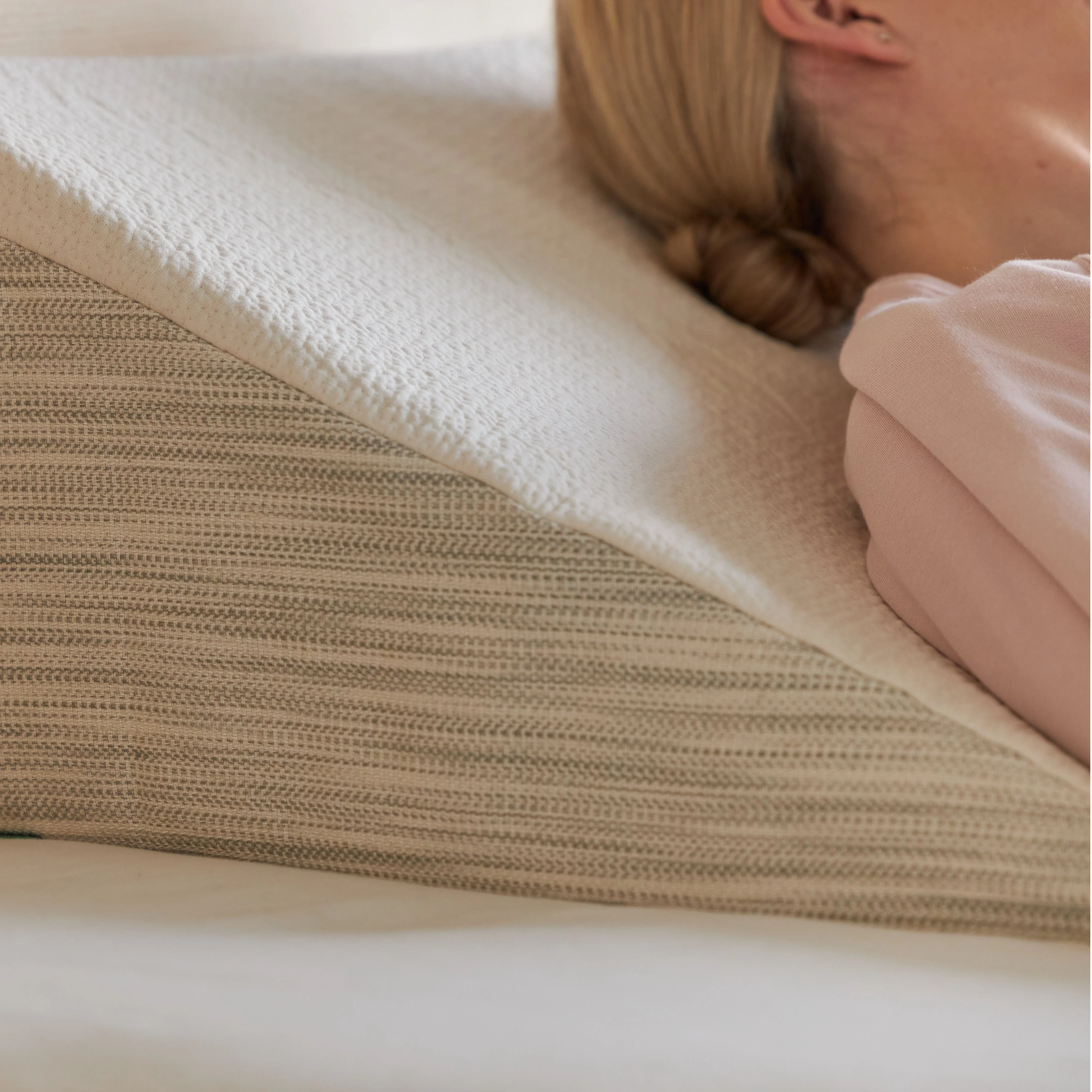 Organic Latex Wedge Pillow Set - Image 4
