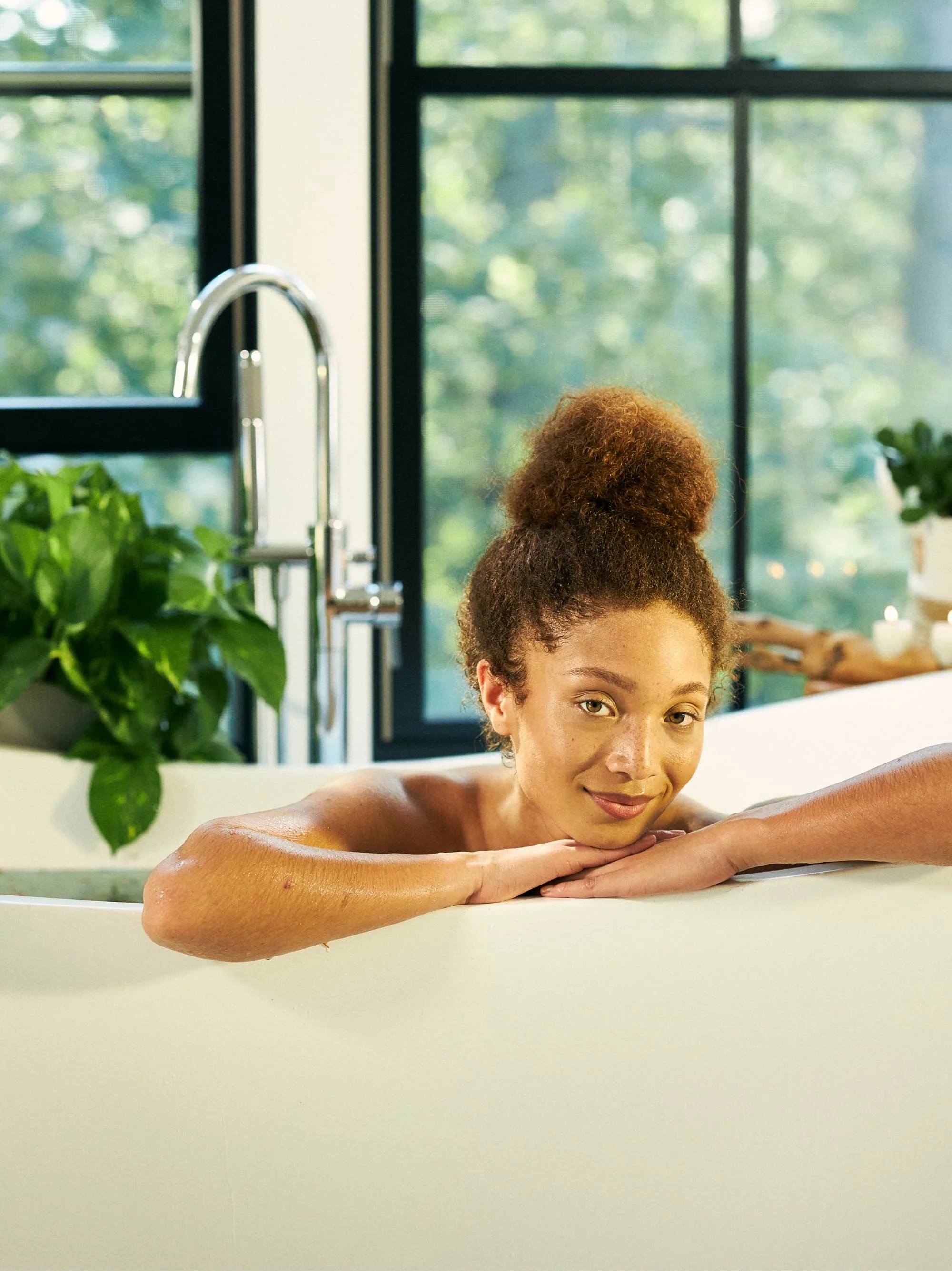Snoozy Bath Soak with Magnesium Flakes - Image 3